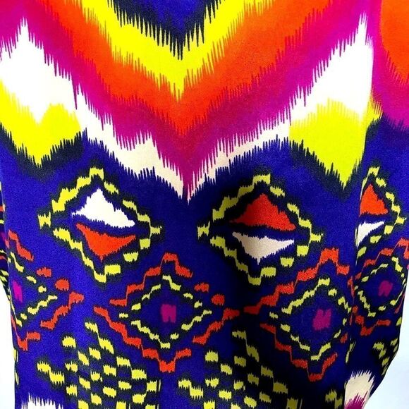 Fun & Funky Lightweight Blouse by Forever 21 - Picture 6 of 9